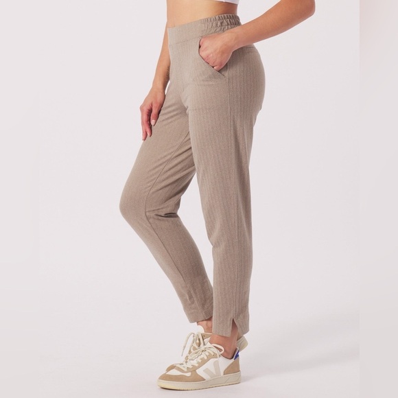 Glyder | NWT Size XL Herringbone On The Go Ankle Pants in Mocha From Stitch Fix - Picture 2 of 14